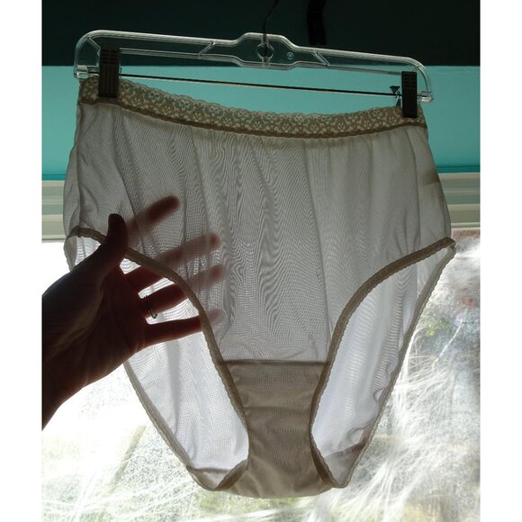 Vintage White Fruit of the Loom Nylon Granny Pantie size 7 pinup retro sissy - Picture 1 of 9
